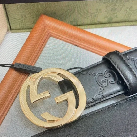 Gucci Signature Embossing Leather Belt Unisex Gucci Signature Leather Belt Black in Leather with Palladium  main image 4